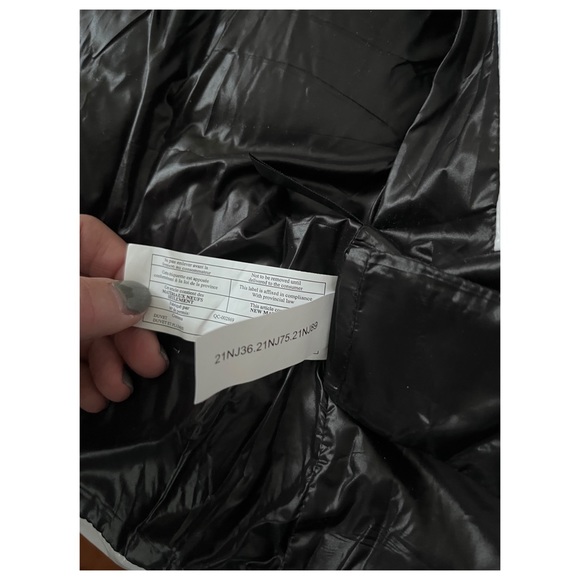 SAM. NWT Iconic Freestyle Down Jacket color Snow size large
SAM. - Picture 6 of 9